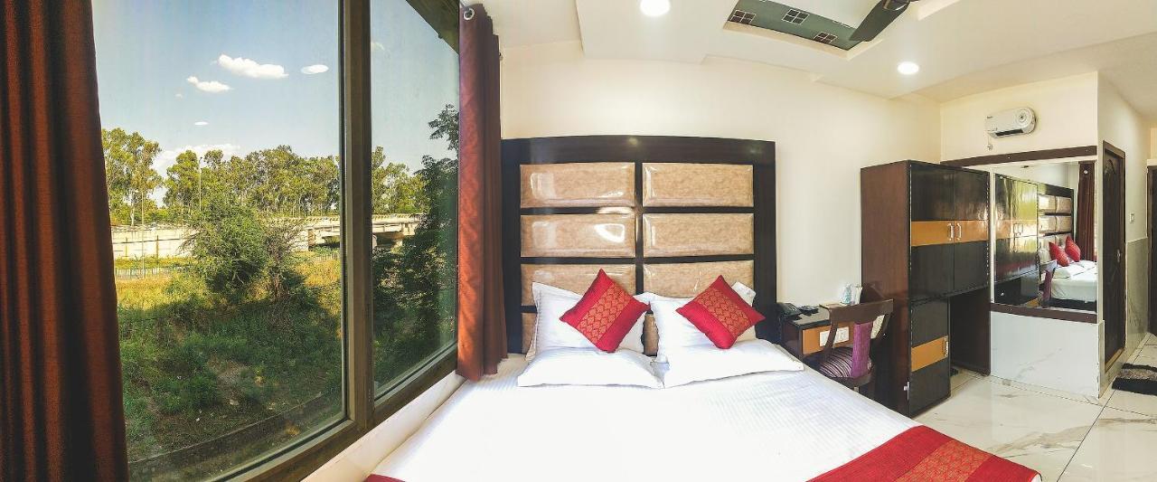 Hotel Sahil Palace Rupnagar  Dış mekan fotoğraf