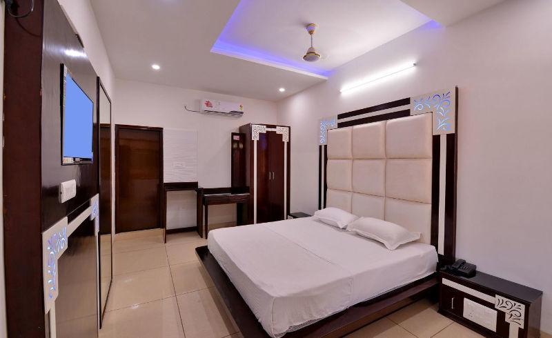 Hotel Sahil Palace Rupnagar  Dış mekan fotoğraf